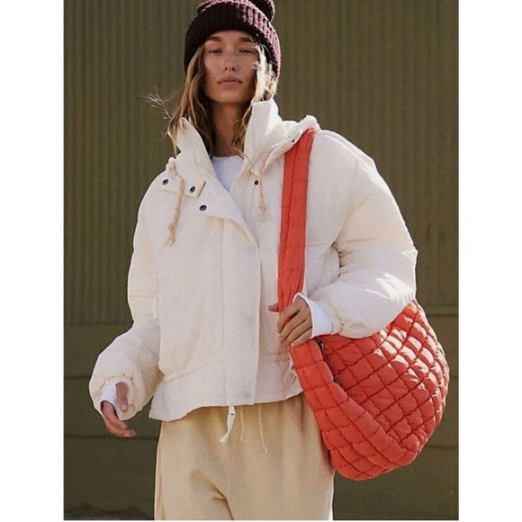 Free People Jackets & Blazers - Free People Movement - Round And Round Puffer Size M